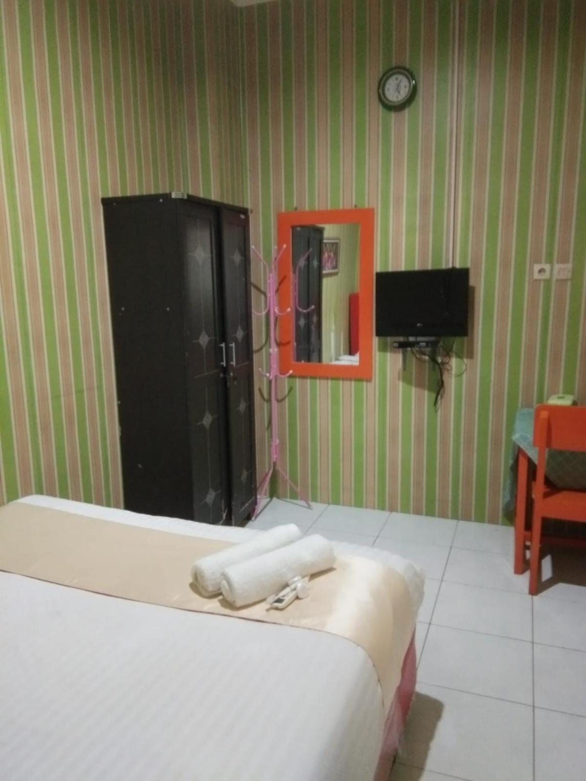 Hotel Krui Syariah Esterno foto