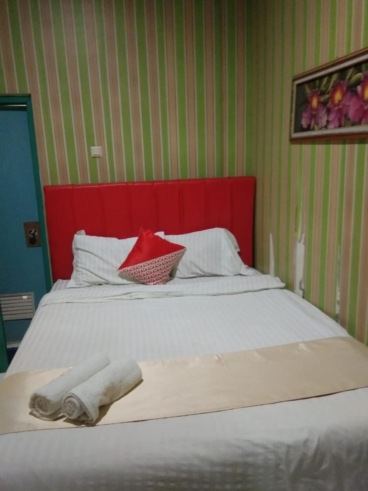 Hotel Krui Syariah Esterno foto